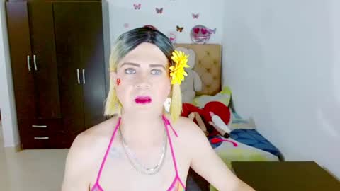 Snapshot of dolldirtyxxx1 chatting on 06/27/26, 05:34 ilona online show from 06/27/26, 05:34