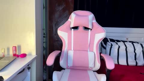 Doll online show from 02/25/26, 09:13