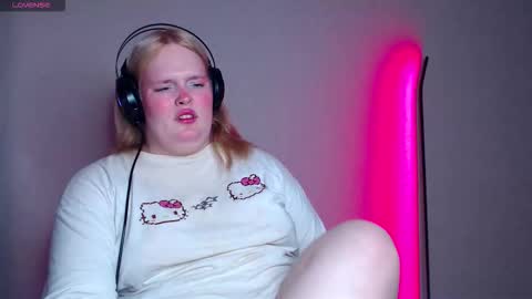 Miss Rose online show from 10/31/25, 05:36