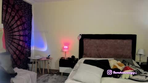 HONEY online show from 04/23/26, 06:03