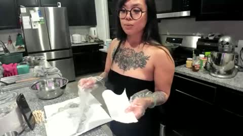 Snapshot of dolllface chatting on 11/27/25, 06:59 DOLLLFACE online show from 11/27/25, 06:59