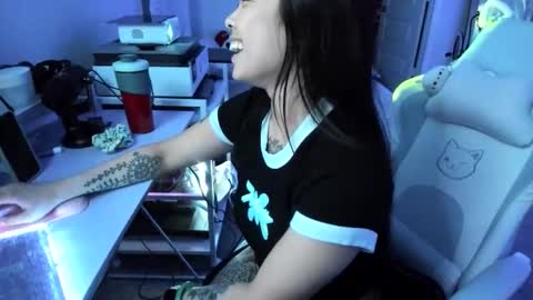 DOLLLFACE online show from 04/09/26, 06:19