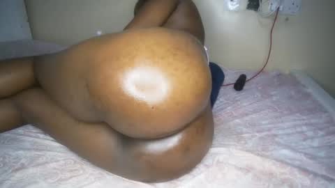 Snapshot of dollqueen_ chatting on 09/10/25, 12:38 dollqueen_ online show from 09/10/25, 12:38