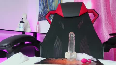 Snapshot of dollsquirtt chatting on 01/29/25, 06:28 dollsquirtt online show from 01/29/25, 06:28