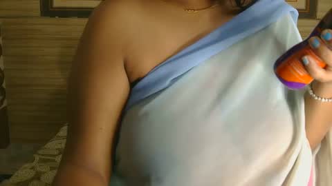 dolly_2 online show from 02/25/25, 10:26