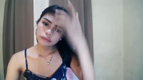 Snapshot of dolly_angel2 chatting on 01/08/25, 11:43 dolly_angel2 online show from 01/08/25, 11:43