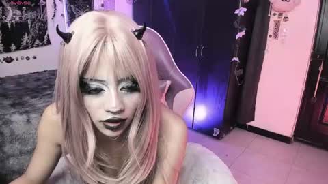 Snapshot of dolly_bones chatting on 06/30/26, 06:14 dolly_bones online show from 06/30/26, 06:14
