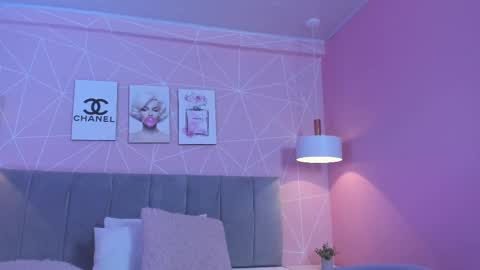 Call me Zoe  online show from 02/17/25, 04:20