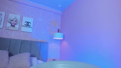 Call me Zoe  online show from 10/31/25, 09:16