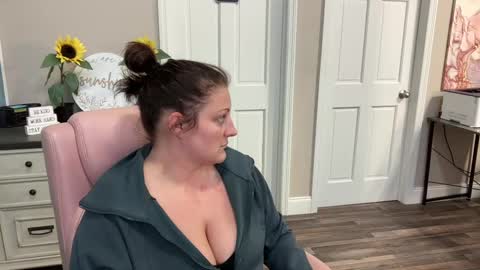 Dolly online show from 02/26/25, 11:48