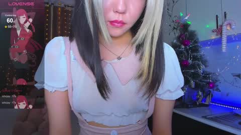 Snapshot of dollyiaa chatting on 12/13/24, 10:30 Dollya online show from 12/13/24, 10:30