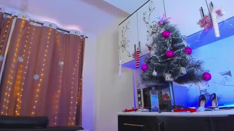 Snapshot of dollyiaa chatting on 12/26/24, 05:26 Dollya online show from 12/26/24, 05:26