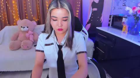 Snapshot of dollyiaa chatting on 01/19/25, 09:33 Dollya online show from 01/19/25, 09:33