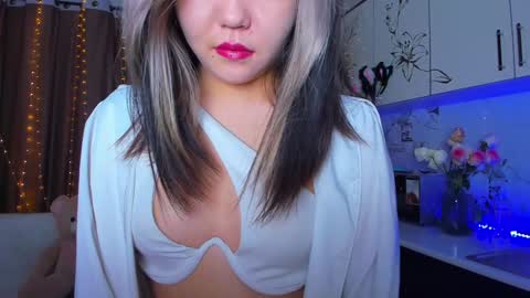 Snapshot of dollyiaa chatting on 01/20/25, 02:22 Dollya online show from 01/20/25, 02:22