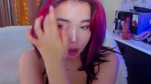 Snapshot of dollyiaa chatting on 02/24/25, 04:49 Dollya online show from 02/24/25, 04:49