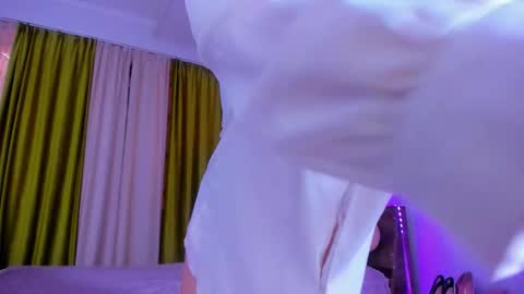 Snapshot of dollyiaa chatting on 11/11/25, 02:00 Dollya online show from 11/11/25, 02:00