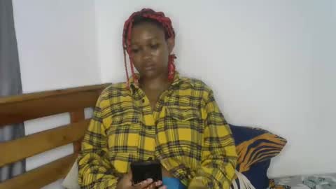 Snapshot of dollyplum chatting on 10/07/25, 02:09 Cushey online show from 10/07/25, 02:09