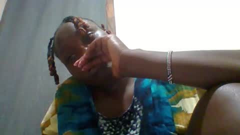 dollyvee online show from 11/28/25, 03:14