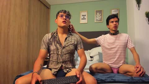 Snapshot of dom2travelers_sm chatting on 01/09/25, 01:13 Diego Castell online show from 01/09/25, 01:13