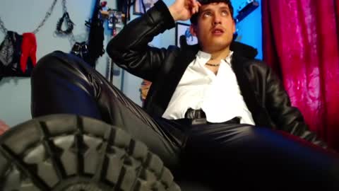 Diego Castell online show from 04/20/26, 08:43