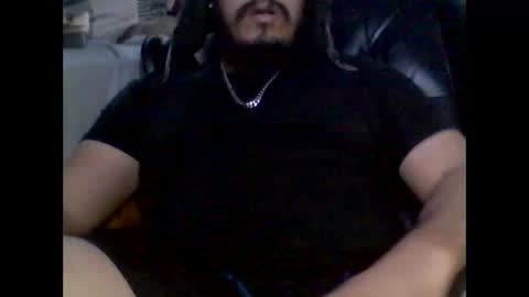 Snapshot of domanarchist chatting on 01/03/25, 05:28 Sullyboyx online show from 01/03/25, 05:28