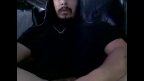Snapshot of domanarchist chatting on 01/06/25, 08:50 Sullyboyx online show from 01/06/25, 08:50