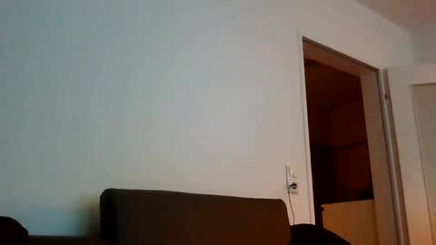 dombio_12 online show from 02/20/25, 06:57