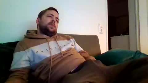 dombio_12 online show from 02/28/25, 08:18