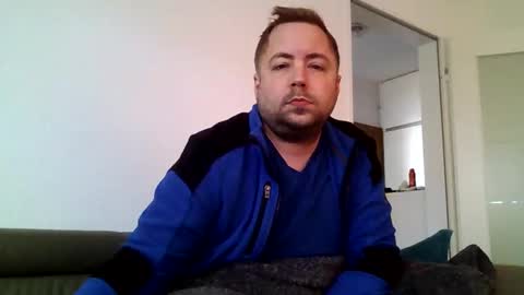 dombio_12 online show from 09/29/25, 10:31