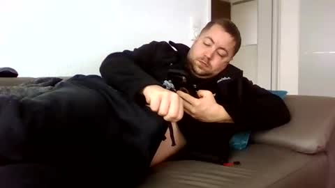 dombio_12 online show from 12/05/25, 11:19