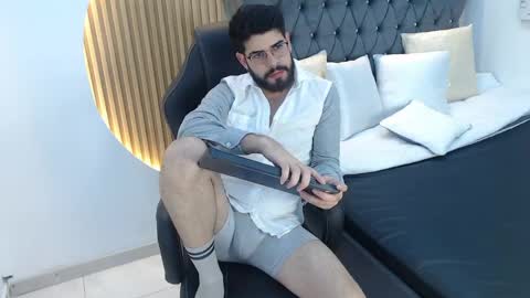 Snapshot of domboy_ chatting on 05/23/26, 08:24 domboy online show from 05/23/26, 08:24