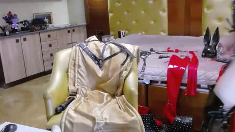 Snapshot of domcaprisse chatting on 05/08/26, 11:37 domcaprisse online show from 05/08/26, 11:37