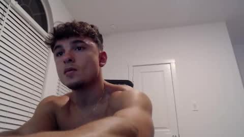 Snapshot of domd3 chatting on 10/27/25, 01:53 Dom online show from 10/27/25, 01:53