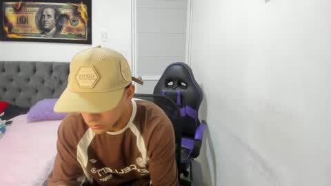 Snapshot of domi_master chatting on 02/11/25, 12:06 MASTER online show from 02/11/25, 12:06