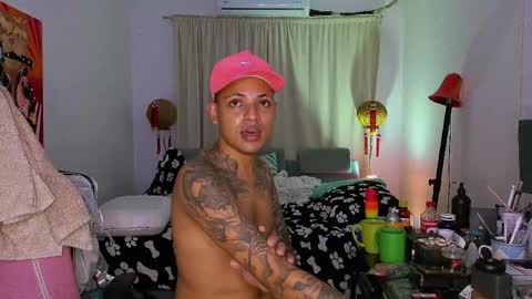 Snapshot of dominant_gay_xxx chatting on 05/18/26, 01:45 jjhoy online show from 05/18/26, 01:45