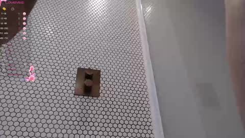 Snapshot of dominantalex182 chatting on 01/07/25, 01:35 Alex... online show from 01/07/25, 01:35