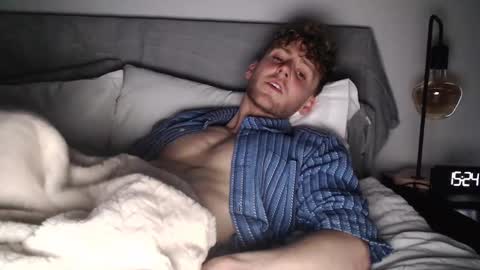 Snapshot of dominantalex182 chatting on 02/14/25, 03:26 Alex... online show from 02/14/25, 03:26