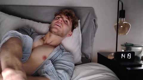 Snapshot of dominantalex182 chatting on 02/28/25, 02:20 Alex... online show from 02/28/25, 02:20