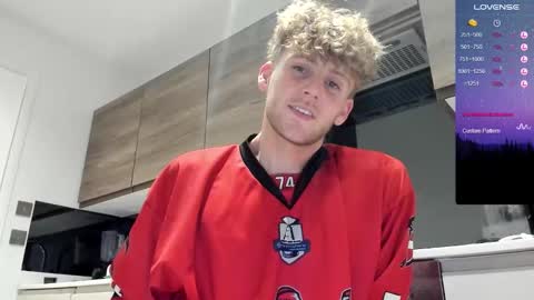 Snapshot of dominantalex182 chatting on 09/08/25, 09:25 Alex... online show from 09/08/25, 09:25