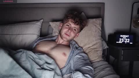 Snapshot of dominantalex182 chatting on 09/21/25, 10:22 Alex... online show from 09/21/25, 10:22