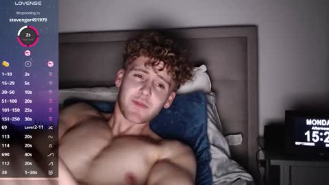 Snapshot of dominantalex182 chatting on 09/29/25, 02:22 Alex... online show from 09/29/25, 02:22