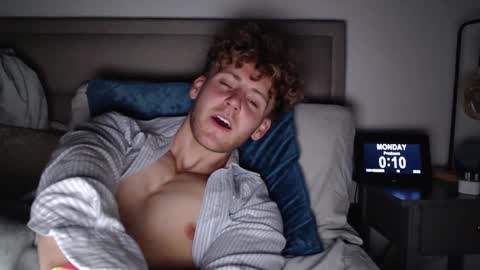 Snapshot of dominantalex182 chatting on 11/10/25, 12:09 Alex... online show from 11/10/25, 12:09