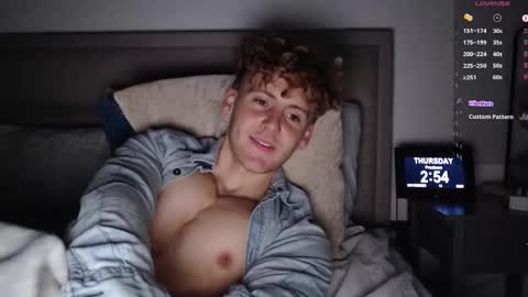 Snapshot of dominantalex182 chatting on 11/13/25, 02:54 Alex... online show from 11/13/25, 02:54