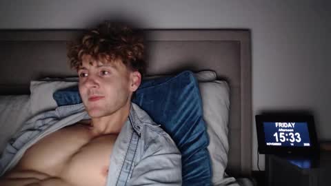 Snapshot of dominantalex182 chatting on 11/14/25, 03:33 Alex... online show from 11/14/25, 03:33