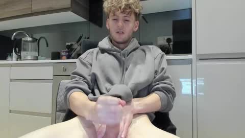 Snapshot of dominantalex182 chatting on 11/18/25, 05:56 Alex... online show from 11/18/25, 05:56