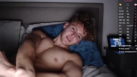 Snapshot of dominantalex182 chatting on 12/16/25, 01:10 Alex... online show from 12/16/25, 01:10