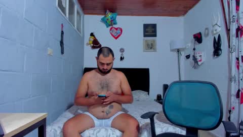 Snapshot of dominantcouple999 chatting on 03/26/26, 02:11 CRISTIAN Y FERNEY online show from 03/26/26, 02:11