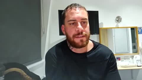 Snapshot of dominateherplease chatting on 10/24/25, 07:32 dominateherplease online show from 10/24/25, 07:32