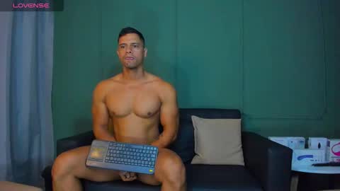 Dominc berry online show from 03/27/26, 12:05