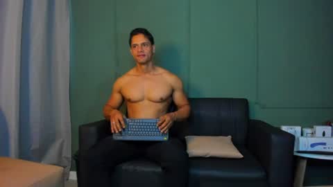 Snapshot of dominc_berry chatting on 07/25/26, 12:36 Dominc berry online show from 07/25/26, 12:36